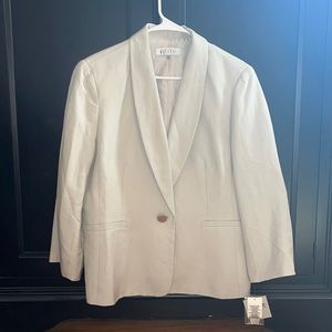 Cream Colored Kasper Linen-Blend Blazer, Size 16. New with tags.